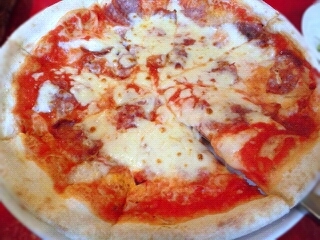 イタリアサラミのピッツァ