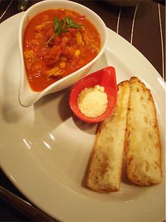 トリッパと白インゲン豆のトマトカレー煮込み