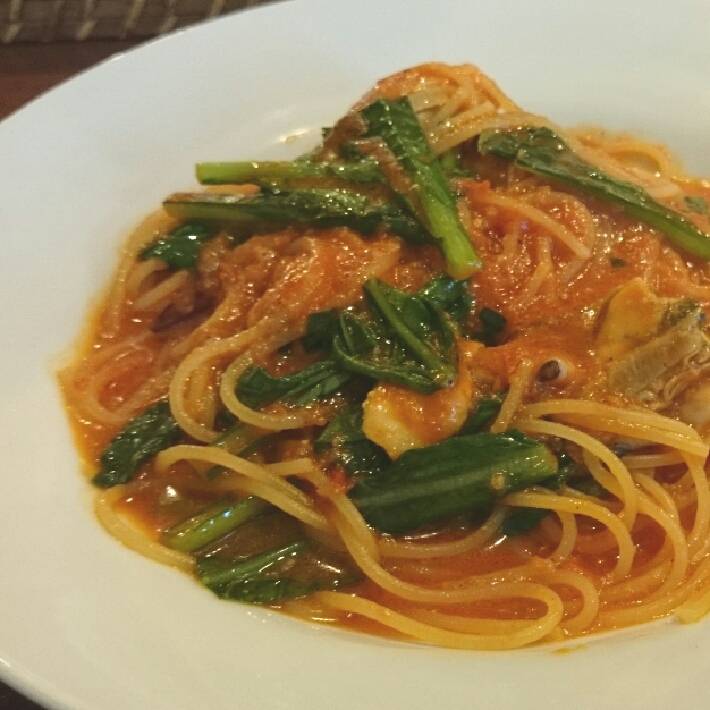 牡蠣と小松菜のトマトソース