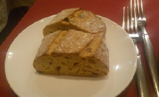 ドライトマトのパン