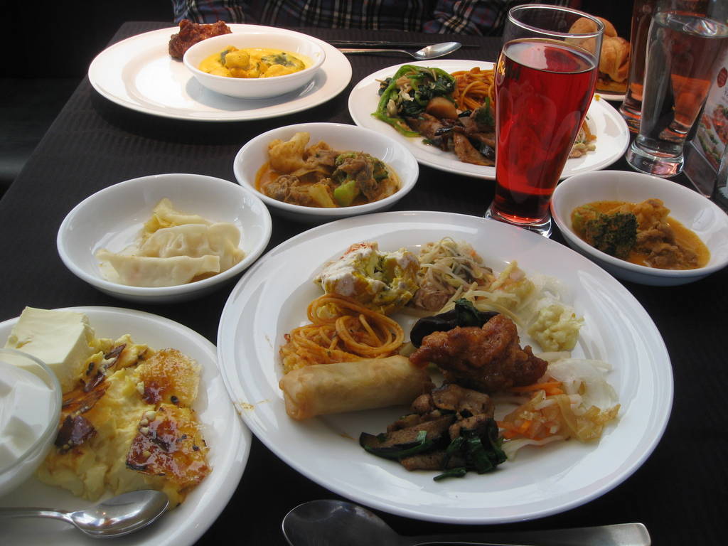 ランチバイキング