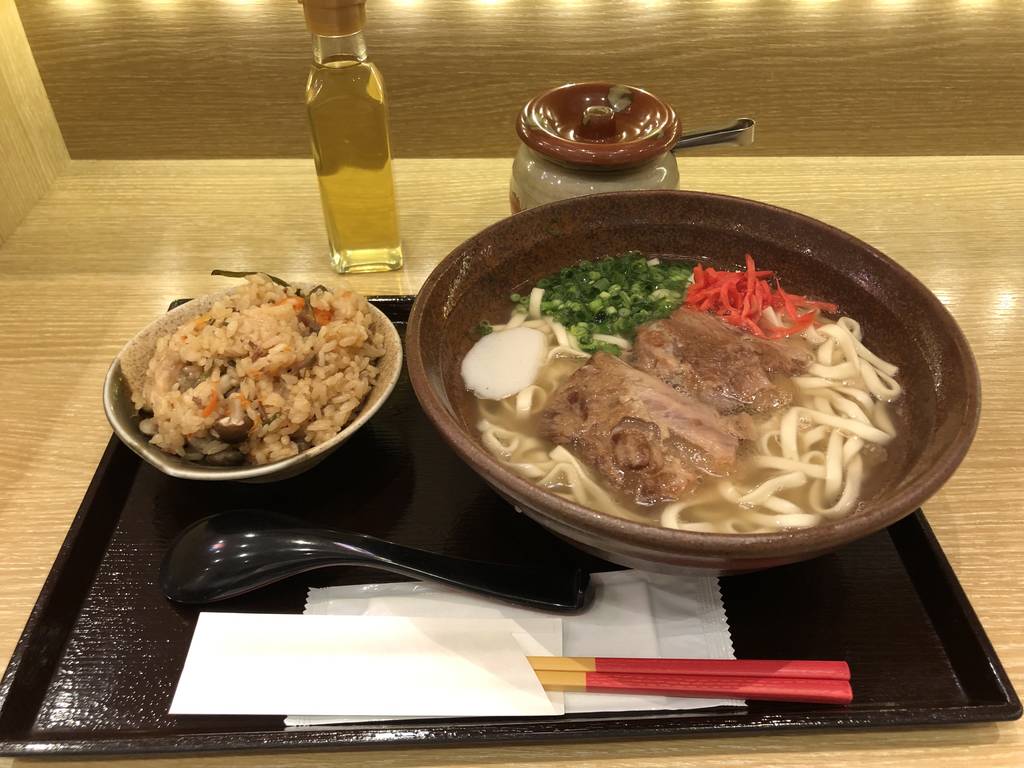 軟骨ソーキそば