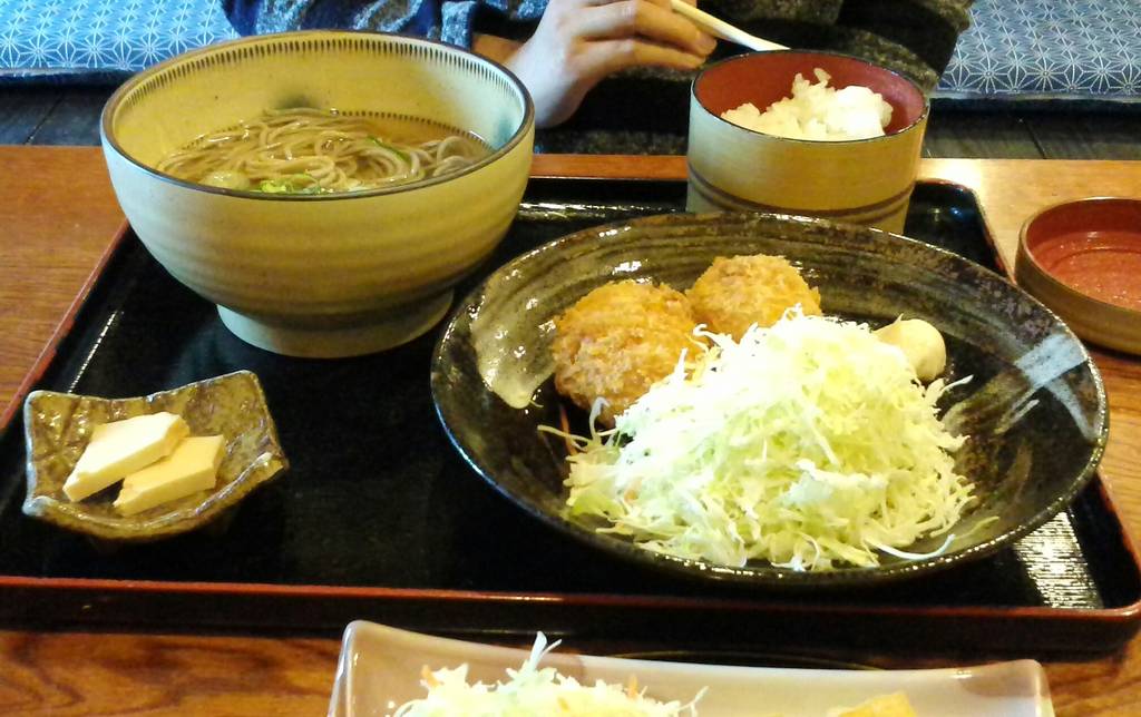 Ａランチ（山ウニコロッケ）と五木五木（いきいき）定食