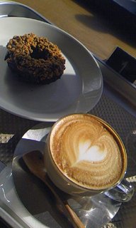 アーモンドクランチドーナツ