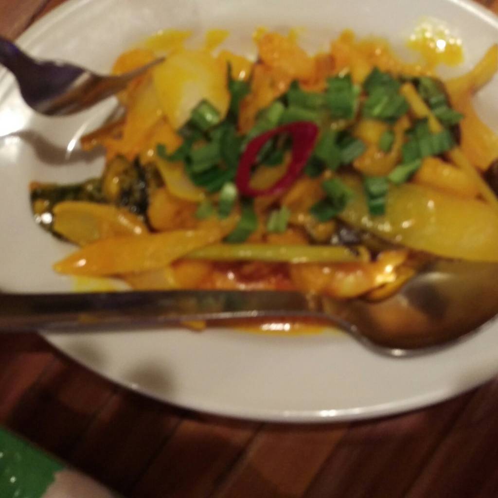 ベトナム料理の、蟹とレタスのシャキシャキチャーハンの写真