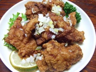 鶏の唐揚げにんにくレモンソース