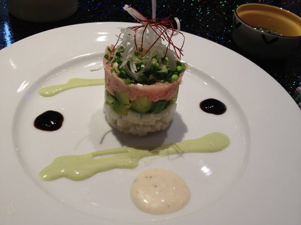 アボカドと中落ちのミルフィーユ