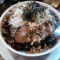 烏森黒マンモスラーメン