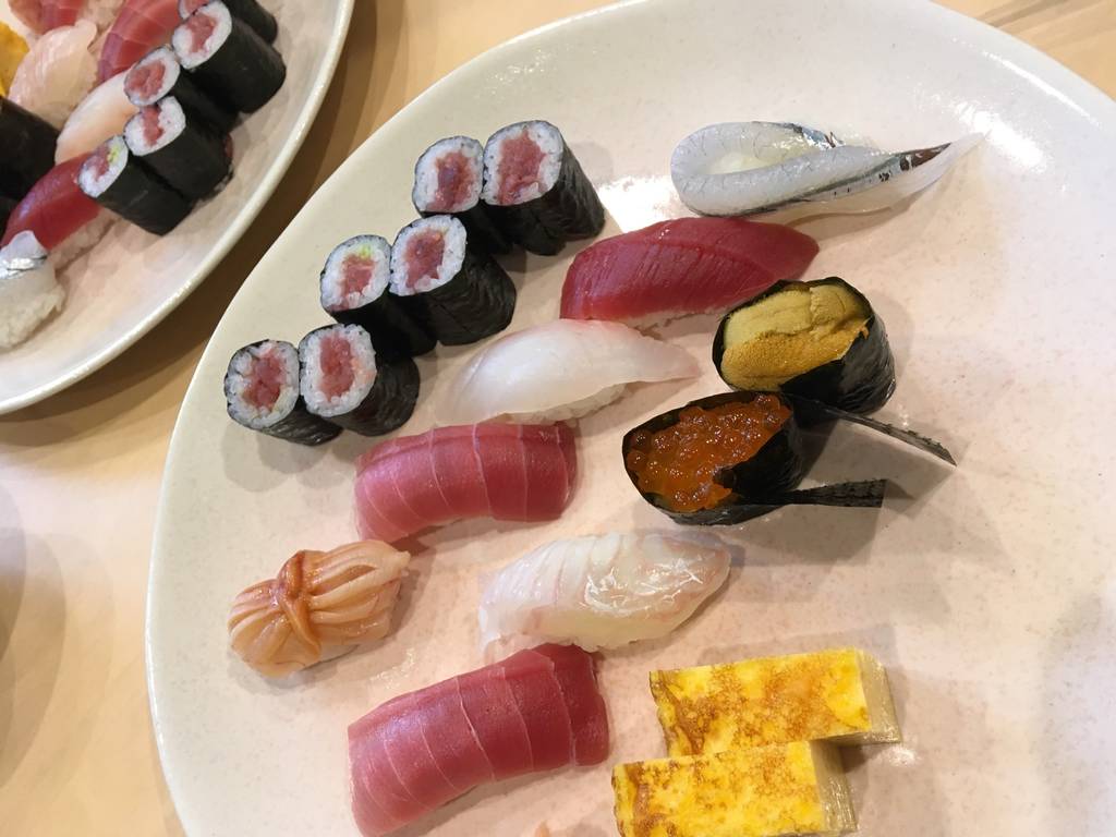 お鮨　　アナゴの天ぷら　生牡蠣　おしんこ　わらびもち