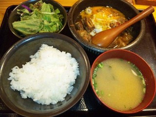 とろたま牛すじ定食