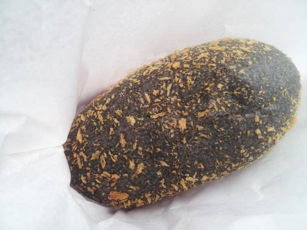 ブラックカレーパン