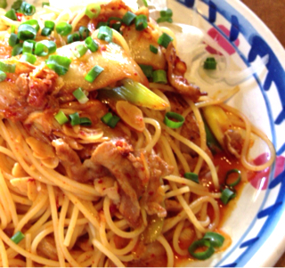 国産豚とキムチのガーリックソース