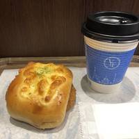 牛肉と北海道産じゃがいものコロッケパン