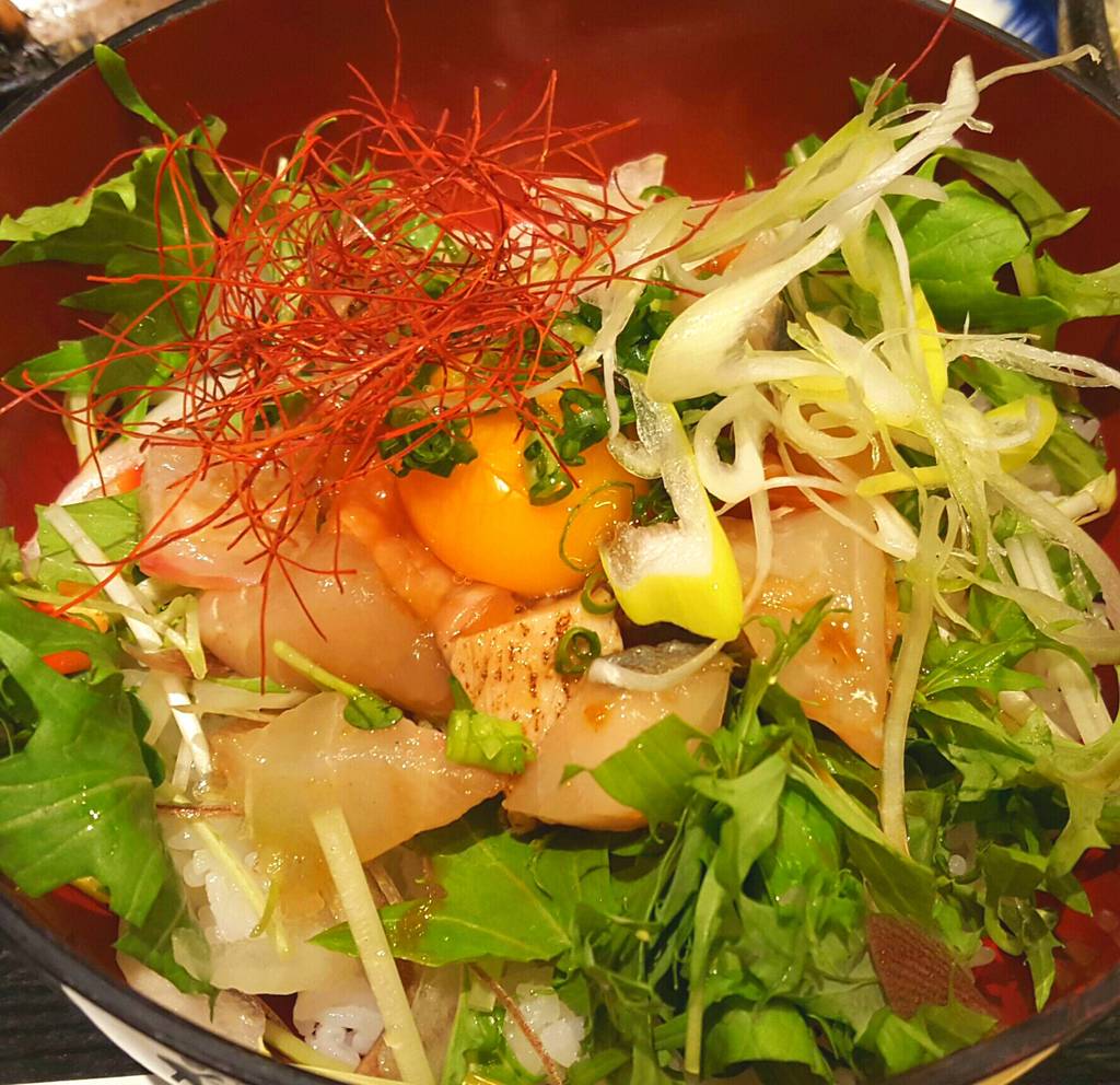 海鮮ユッケ丼定食