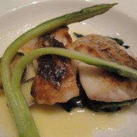 こしょう鯛のポワレ、あさりソース