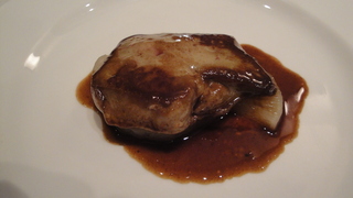 フォアグラのソテー、レモンソースがけ