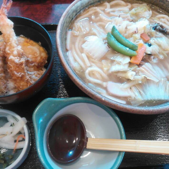 野菜ちゃんぽんうどんセット