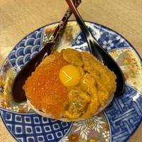 エビカニ合戦飲めるサーモン竹炭ハイボール