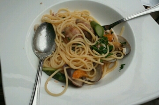 浅利とイカとアスパラのパスタ