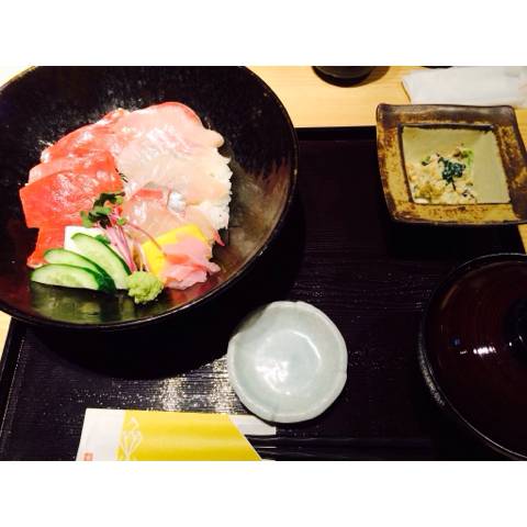 近大マグロと選抜鮮魚の海鮮丼