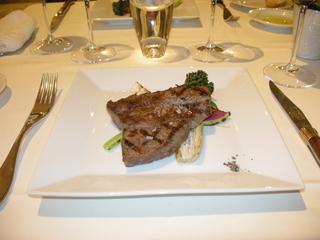 牛ひれ肉のポワレ