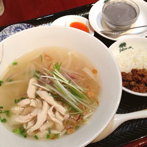 蒸し鶏のフォー