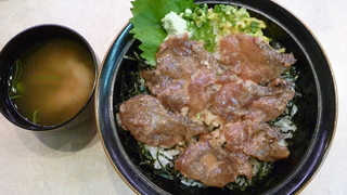 活〆真鯛のごまだれ丼