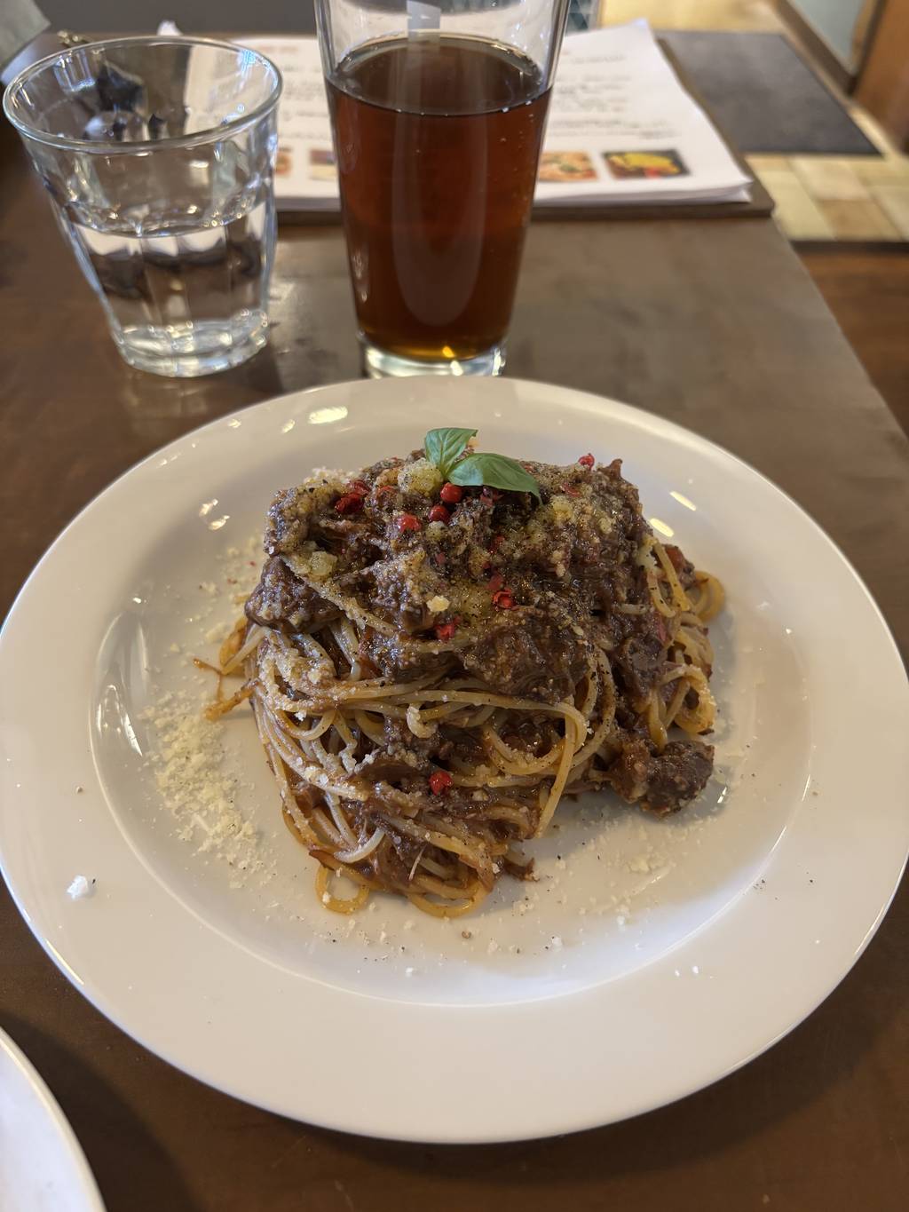 ジビエたちの煮込みをソースにしたパスタ