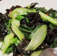 カイランと黒キクラゲの炒め
