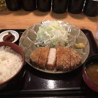 三元豚厚切りロースカツ定食