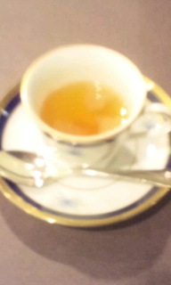 クリスマスディナー￥１００００アミューズ：小さなコンソメスープ「ジングルベル」