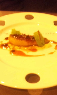 クリスマスディナー鴨フォアグラのポワレと蕪のフォンデュ　モリーユ茸とマデラ酒のソース