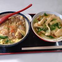 カツ丼（６３０円）ときつねうどん（４３０…