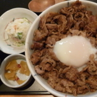 温玉牛カルビ丼