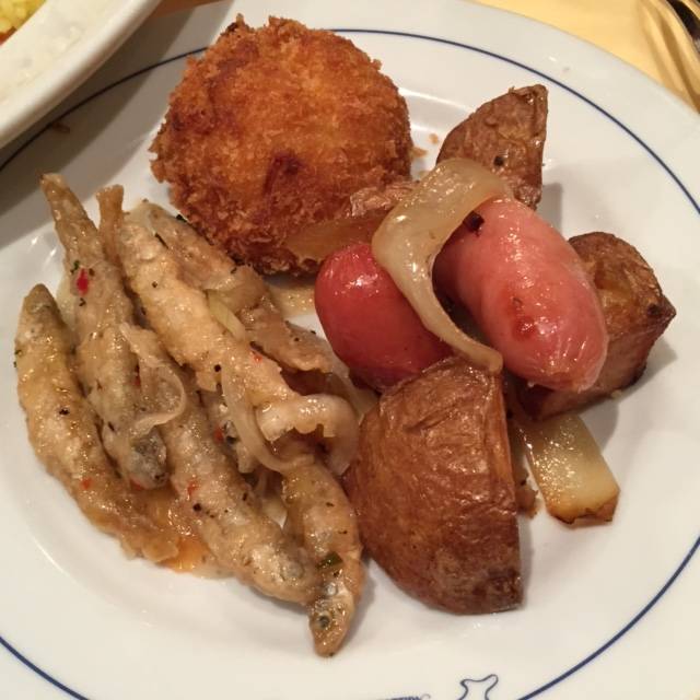 前菜３種盛り（ジャーマンポテト、ワカサギマリネ、クリームコロッケ）