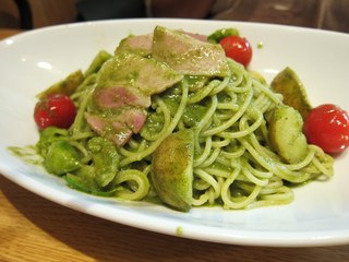 芽キャベツと新じゃがのジェノベーゼ