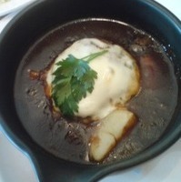 とろーりモッツァレラチーズのデミグラス煮…