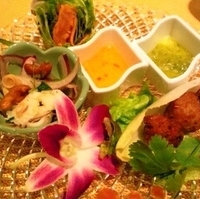 タイ風前菜の三種盛り合わせ
