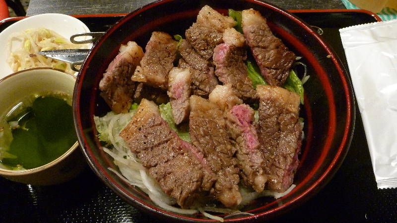 カブリつきステーキ丼