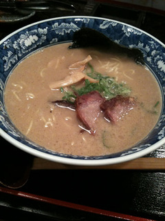 醤油とんこつラーメン