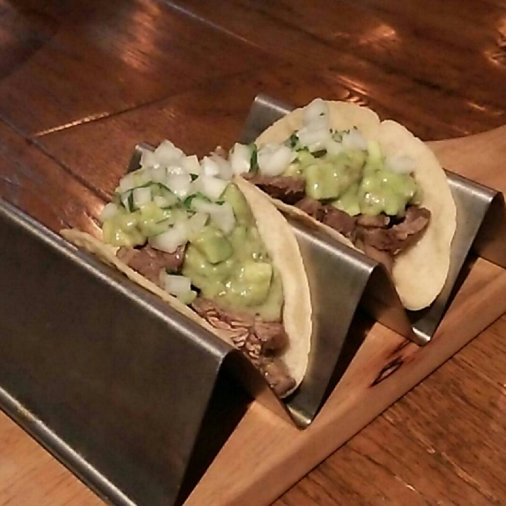 牛タン　タコス