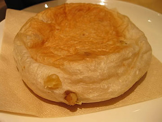 くるみとチーズのパン