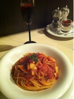 海の幸のトマトソース