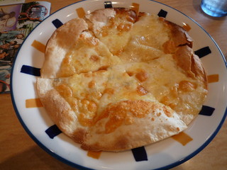 ４種のチーズピッツァ