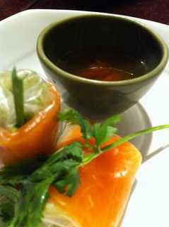 サーモンの生春巻き