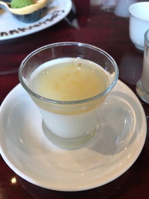 特製やわらか杏仁豆腐