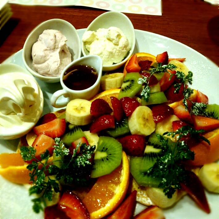 二人でシェアする幸せパンケーキ