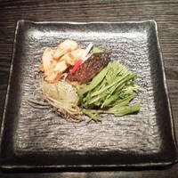 鰹タタキとタップリ野菜８４２円