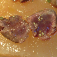 会津地鶏レバーのたたき　岩塩盛り