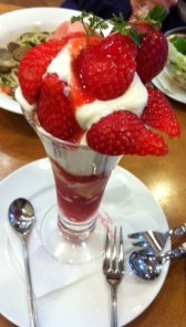 あまおうのパフェ